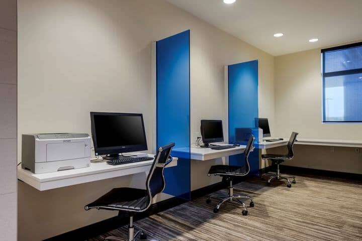 Business Center 32 of 32