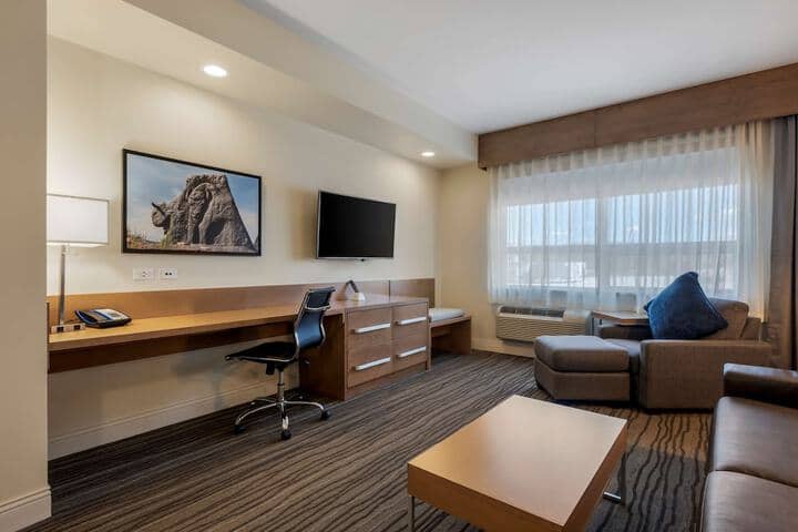 Room 13 of 32