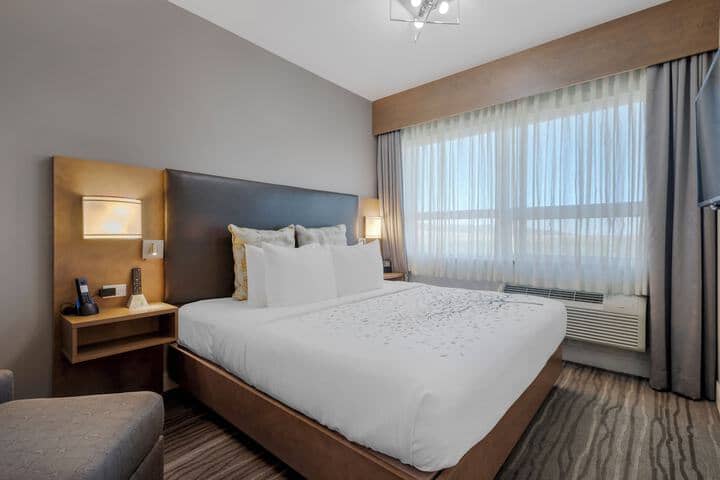 Room 16 of 32